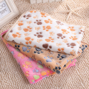 3 Color Cute Floral Pet Sleep Warm Paw Print Dog Cat Puppy Fleece Soft Dog Blanket Pet Dog Beds Mat 40 X 60cm